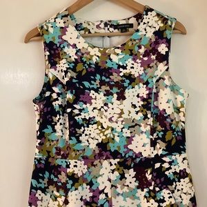 Lands end hydrangea dress, size 10, pockets!